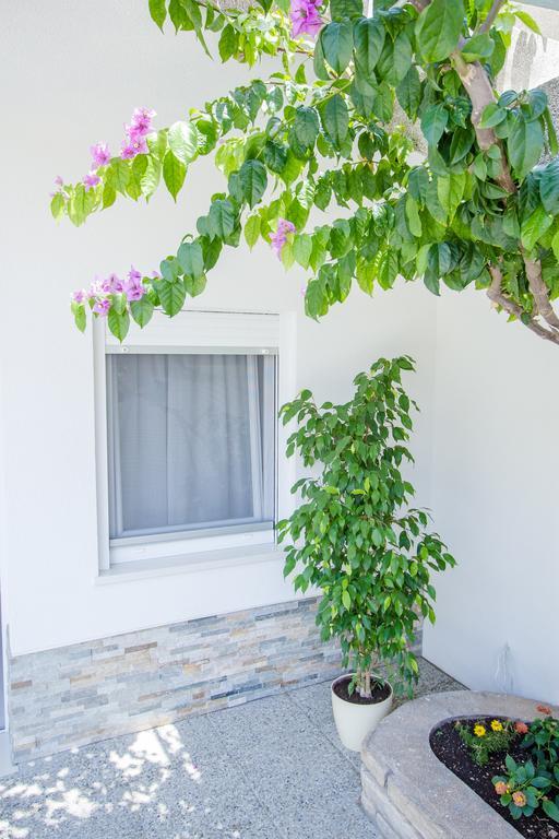Luxury Studio Apartment White Sensation Vodice Eksteriør billede