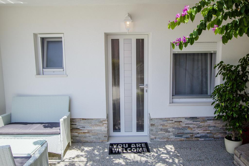 Luxury Studio Apartment White Sensation Vodice Eksteriør billede