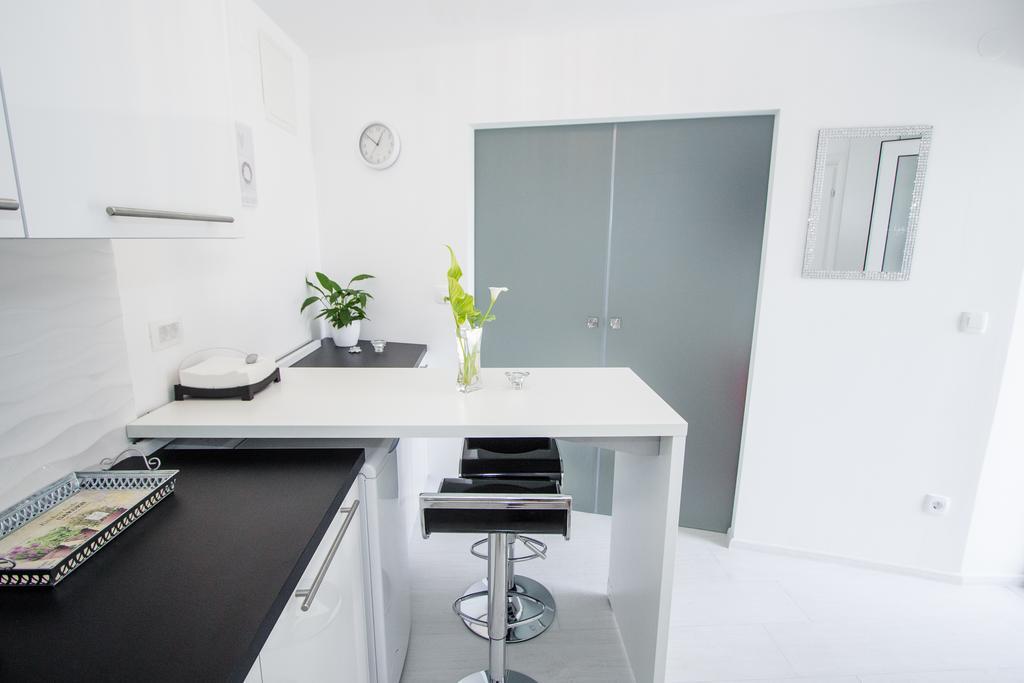 Luxury Studio Apartment White Sensation Vodice Eksteriør billede